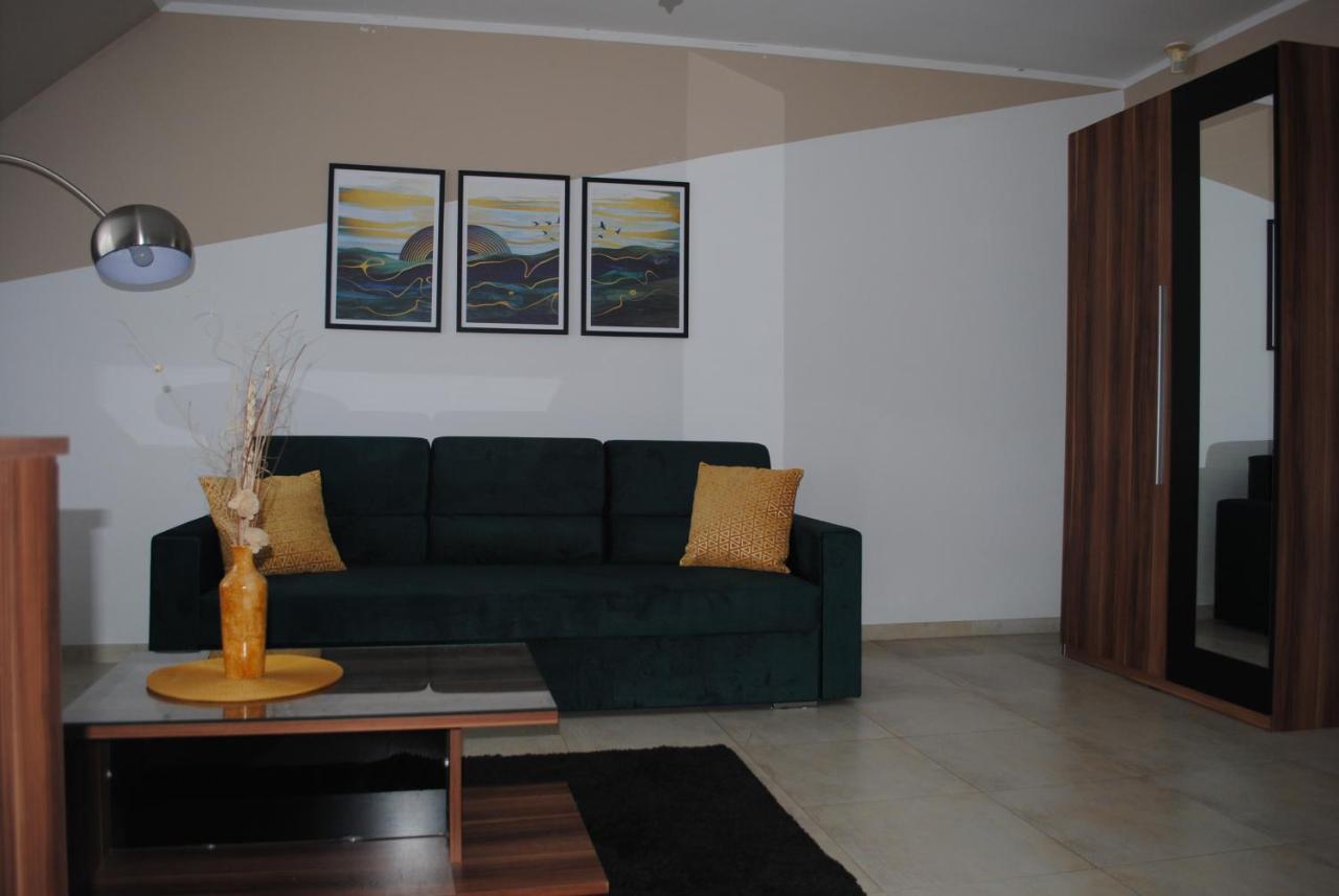 Dog Friendly Dom, Apartamenty Wichrowe Wzgorza Z Basenem Brenna อุสทรอน ภายนอก รูปภาพ