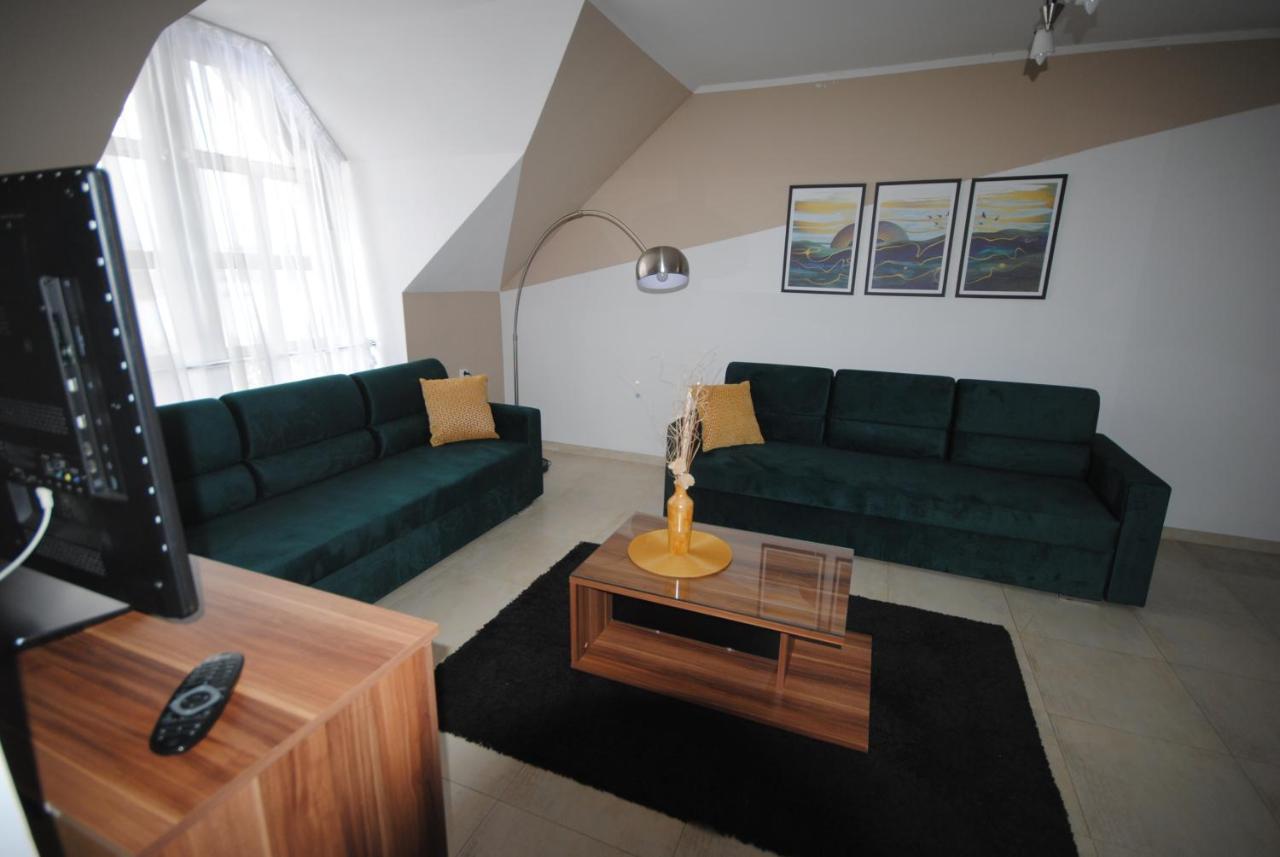 Dog Friendly Dom, Apartamenty Wichrowe Wzgorza Z Basenem Brenna อุสทรอน ภายนอก รูปภาพ
